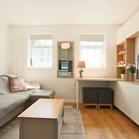 Cute 1 Bedroom Flat In Clifton *
