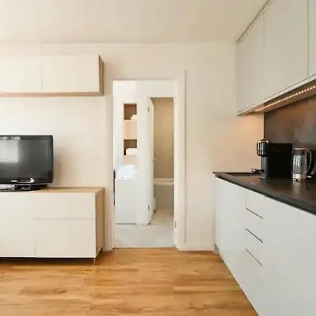 Cute 1 Bedroom Flat In Clifton *